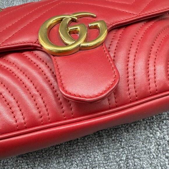 Gucci Red Quilted Leather GG Marmont Matelasse Mini Bag 799-071125 - Picture 4 of 16
